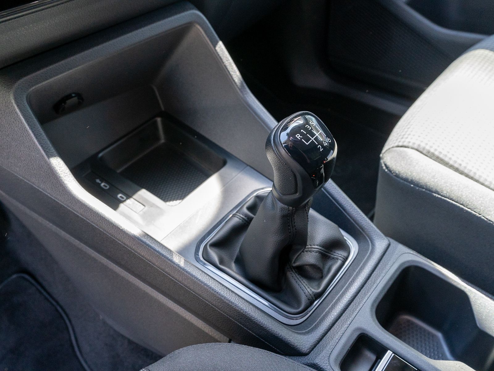 Fahrzeugabbildung Volkswagen Caddy Cargo Maxi 2.0 TDI NAVI SHZ PDC DAB+