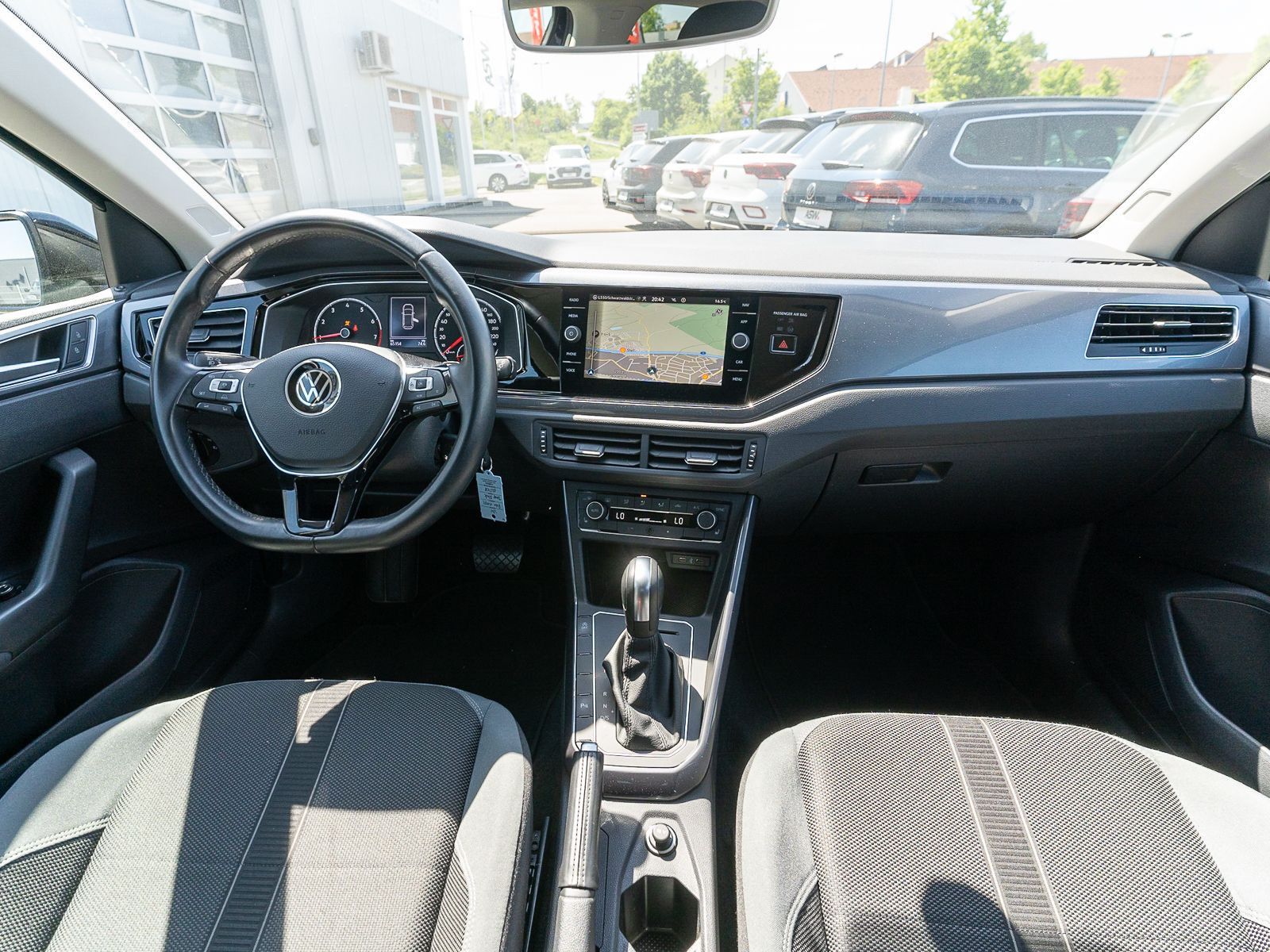 Fahrzeugabbildung Volkswagen Polo Highline 1,0 TSI DSG LED NAVI ACC PDC SHZ