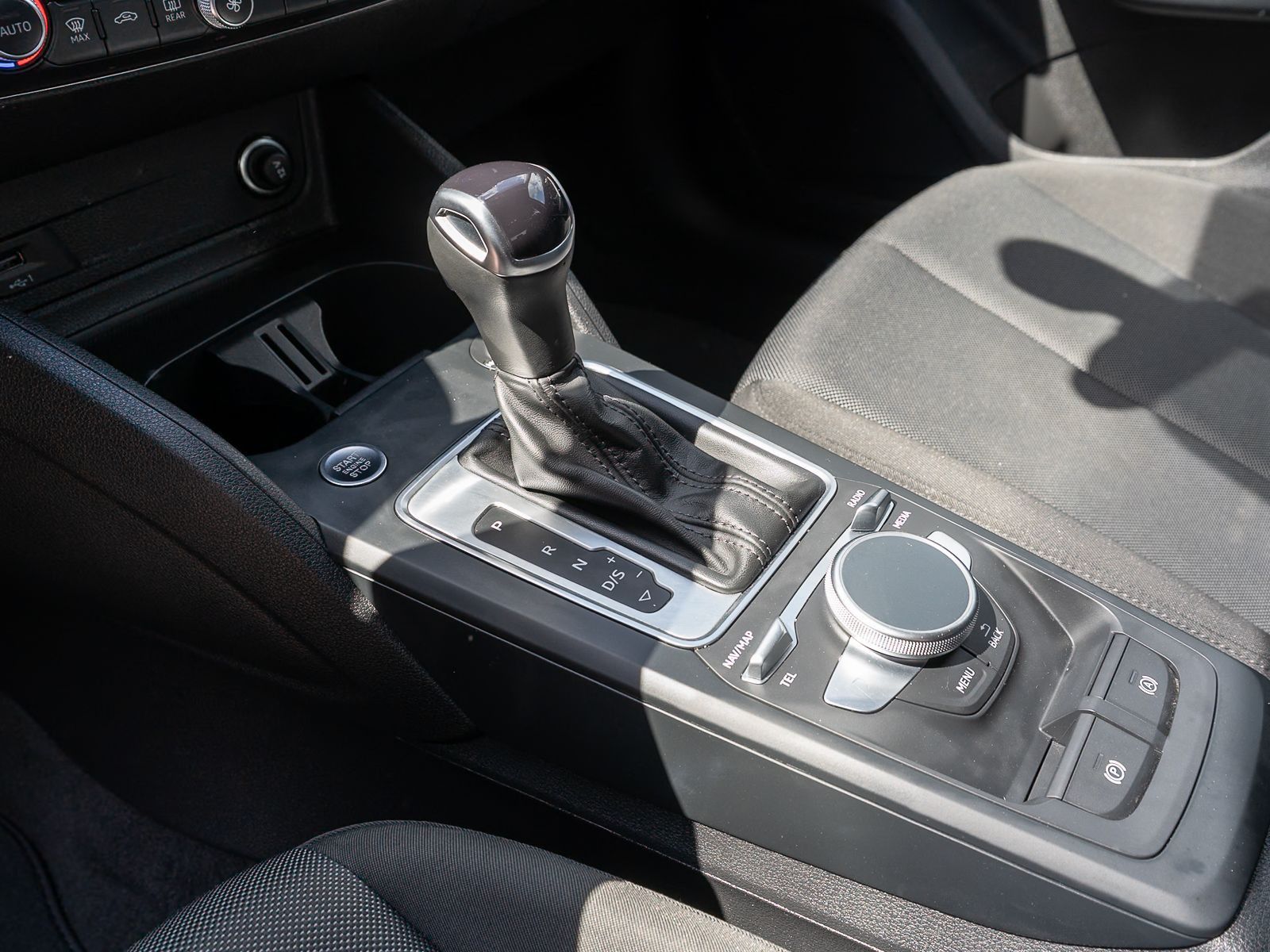 Fahrzeugabbildung Audi Q2 35TFSI Stronic Navi LED RFK PDC SHZ