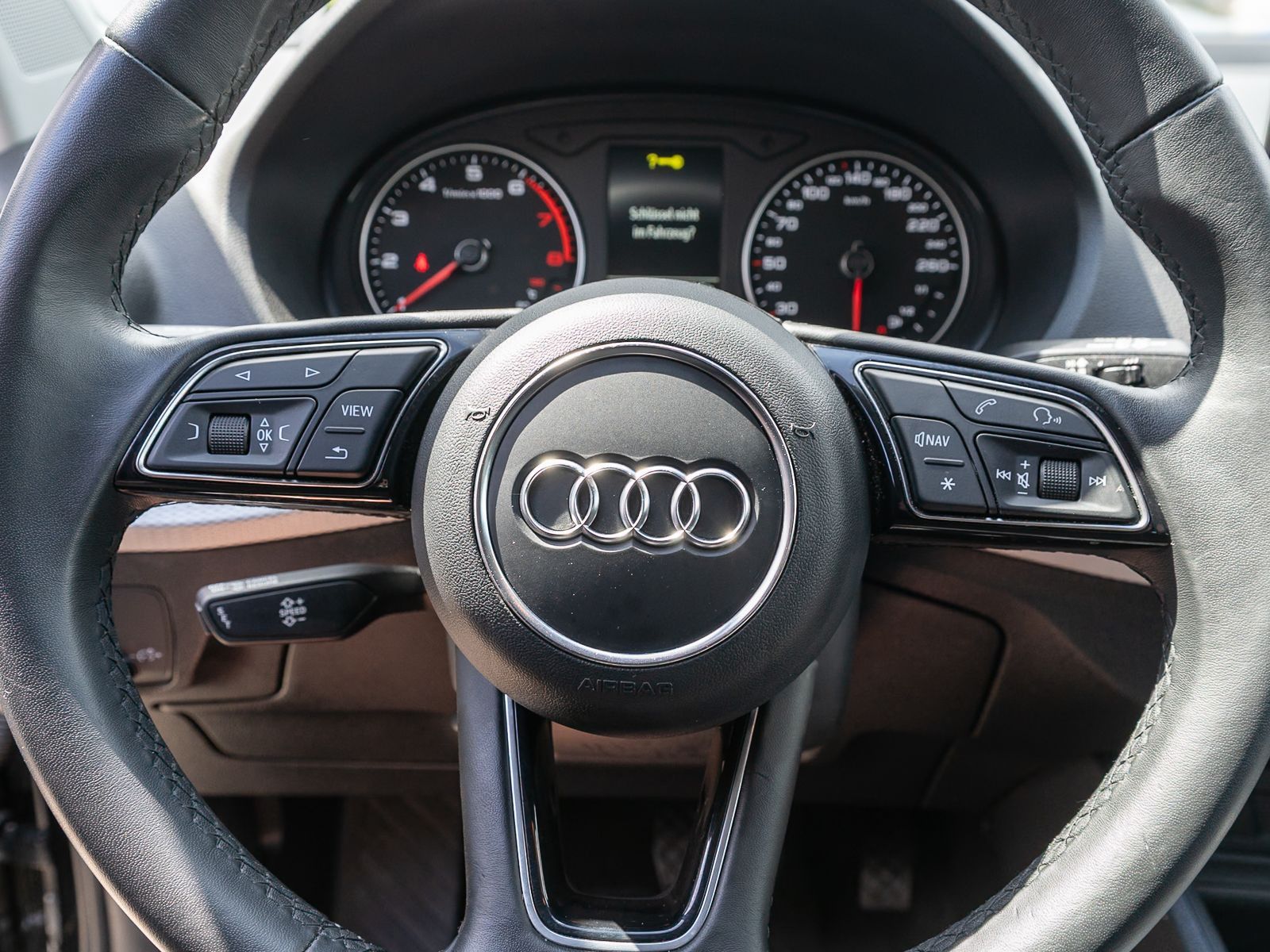 Fahrzeugabbildung Audi Q2 35TFSI Stronic Navi LED RFK PDC SHZ