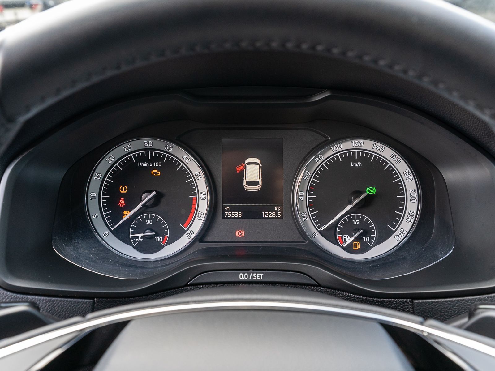 Fahrzeugabbildung SKODA Karoq Ambition 4x4 2,0 TDI DSG LED NAVI ACC SHZ