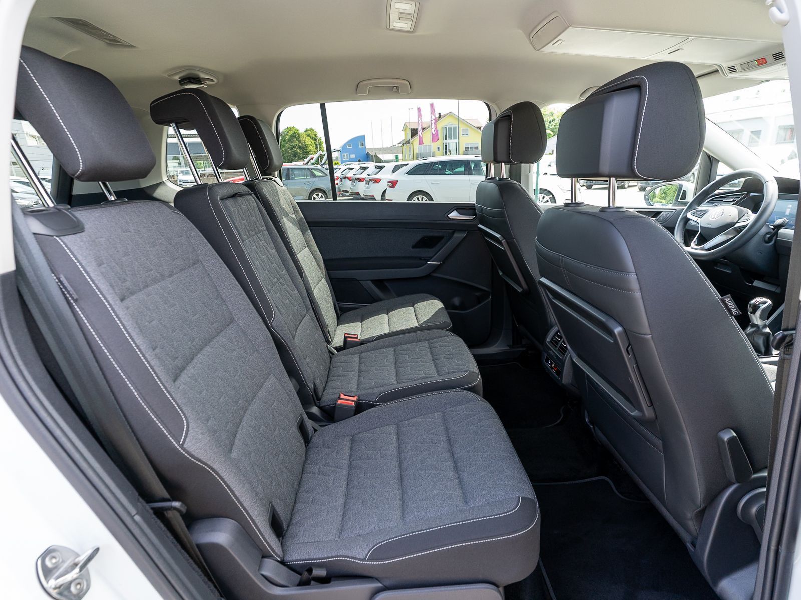 Fahrzeugabbildung Volkswagen Touran Move 1,5 TSI NAVI ACC RFK SHZ AHK 7Sitzer