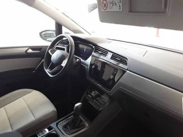Fahrzeugabbildung Volkswagen Touran Comfortline 1,5 TSI DSG NAVI AHK 7-Sitzer