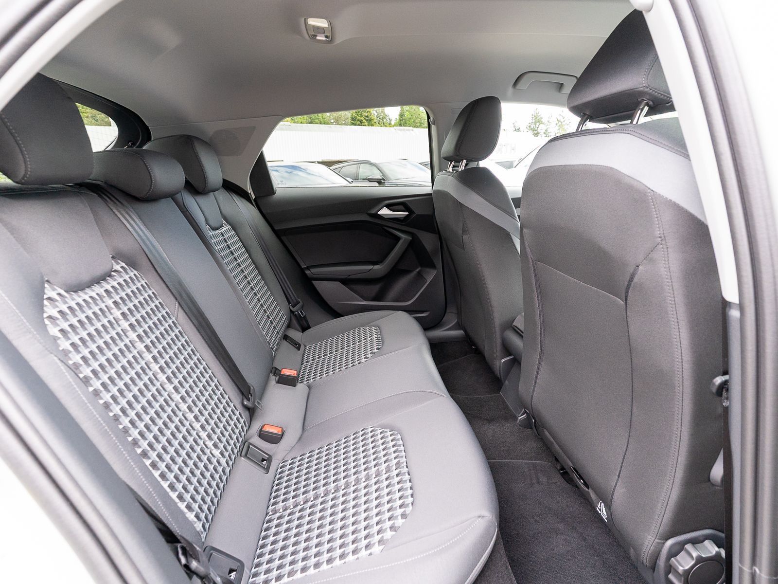 Fahrzeugabbildung Audi A1 Sportback S line 25TFSI Stronic Navi LED ACC