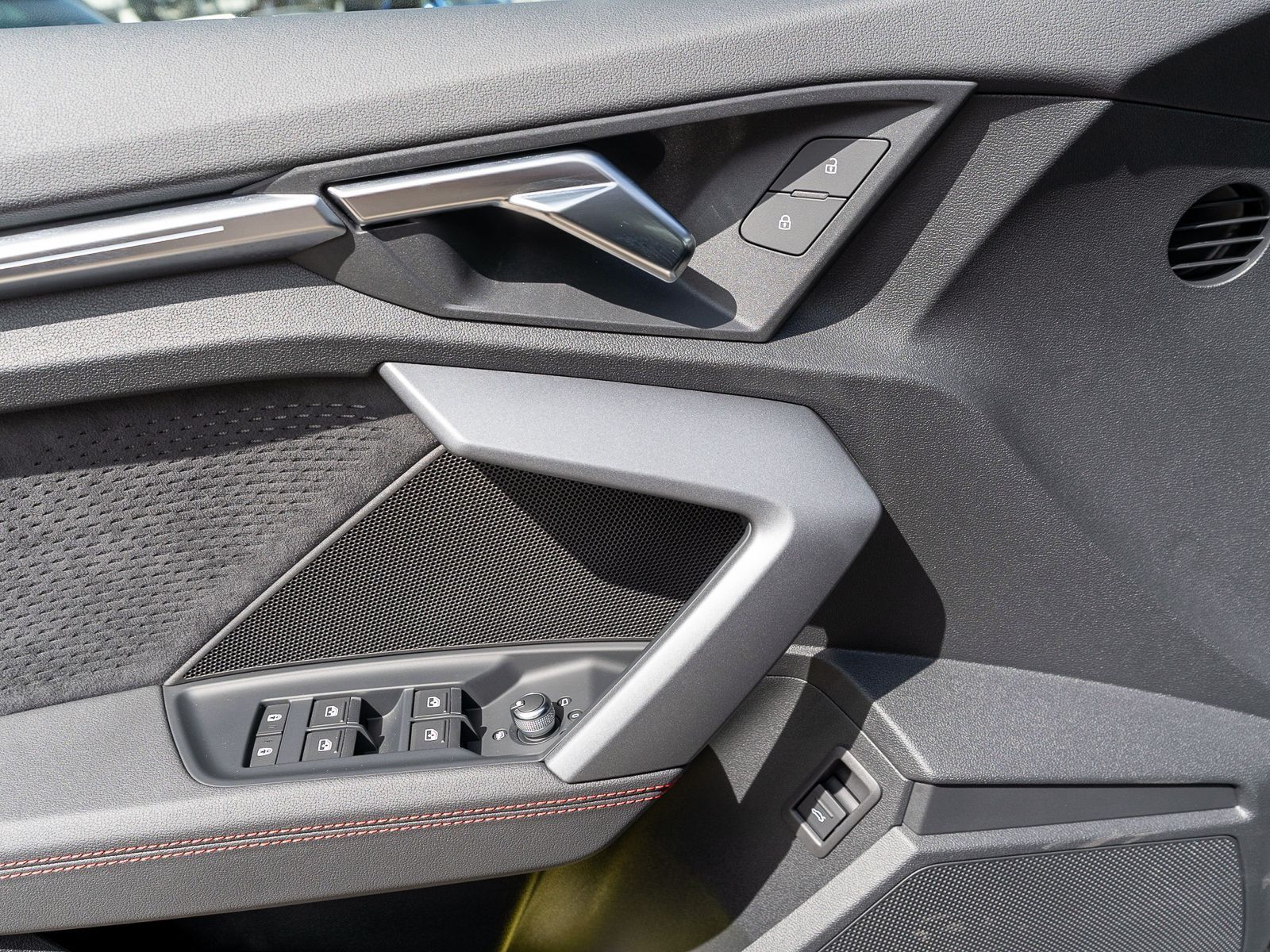 Fahrzeugabbildung Audi S3 Sportback TFSI Stronic Navi Matrix GRA VC