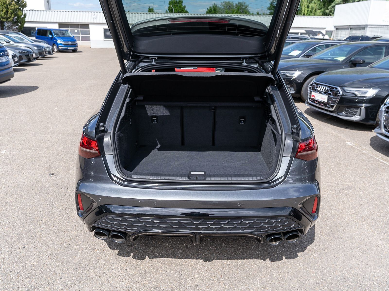 Fahrzeugabbildung Audi S3 Sportback TFSI Stronic Navi Matrix GRA VC