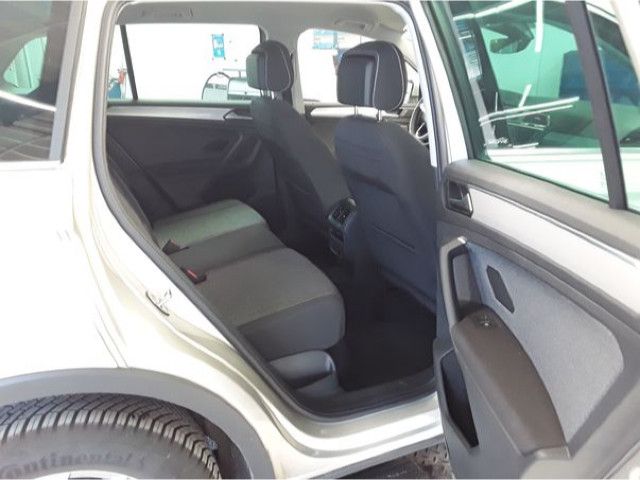 Fahrzeugabbildung Volkswagen Tiguan Life Move 2,0TDI DSG LED NAVI AHK RFK SHZ