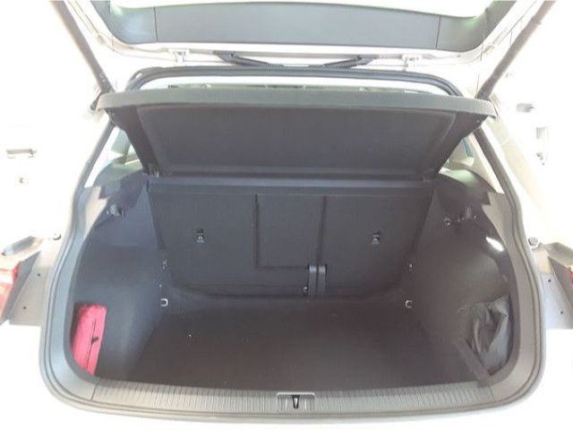 Fahrzeugabbildung Volkswagen Tiguan Life Move 2,0TDI DSG LED NAVI AHK RFK SHZ