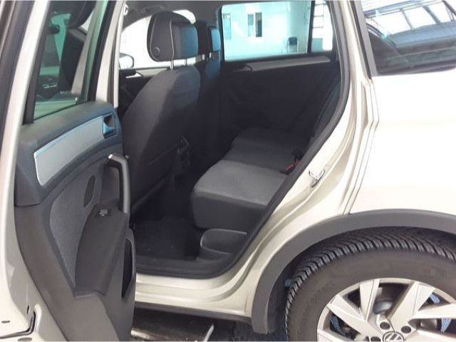 Fahrzeugabbildung Volkswagen Tiguan Life Move 2,0TDI DSG LED NAVI AHK RFK SHZ