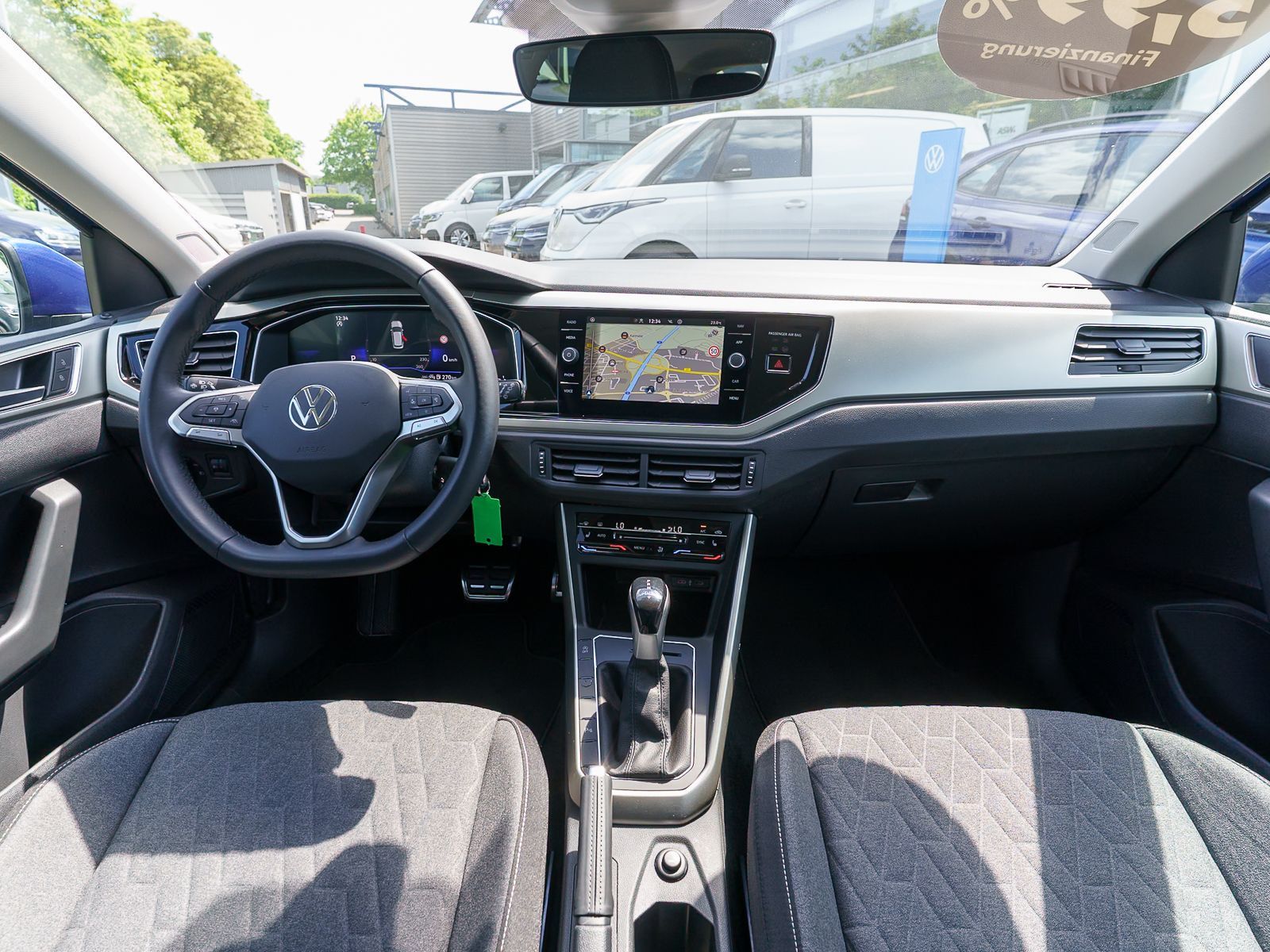 Fahrzeugabbildung Volkswagen Polo Life Move 1,0 TSI DSG LED NAVI AHK RFK VC