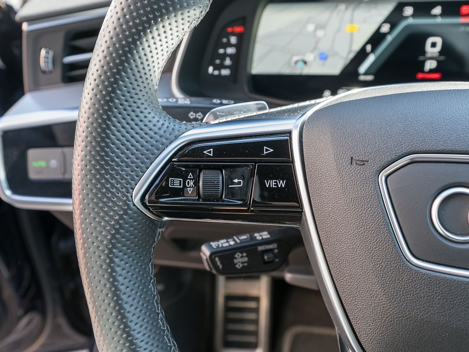 Fahrzeugabbildung Audi A6 Avant S line 40 TDI S tronic B&O PANO AHK VC