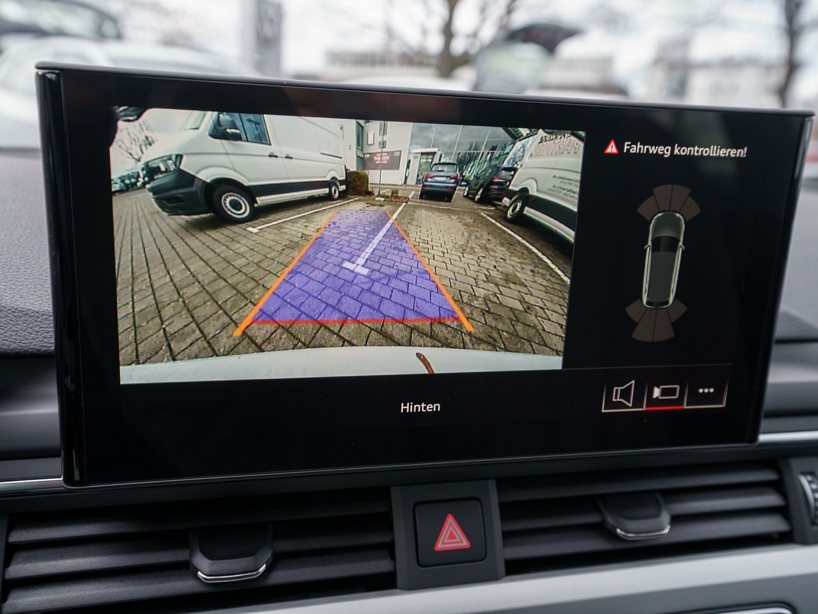 Fahrzeugabbildung Audi A4 Avant 40 TDI S tronic NAVI ACC RFK SHZ PDC VC