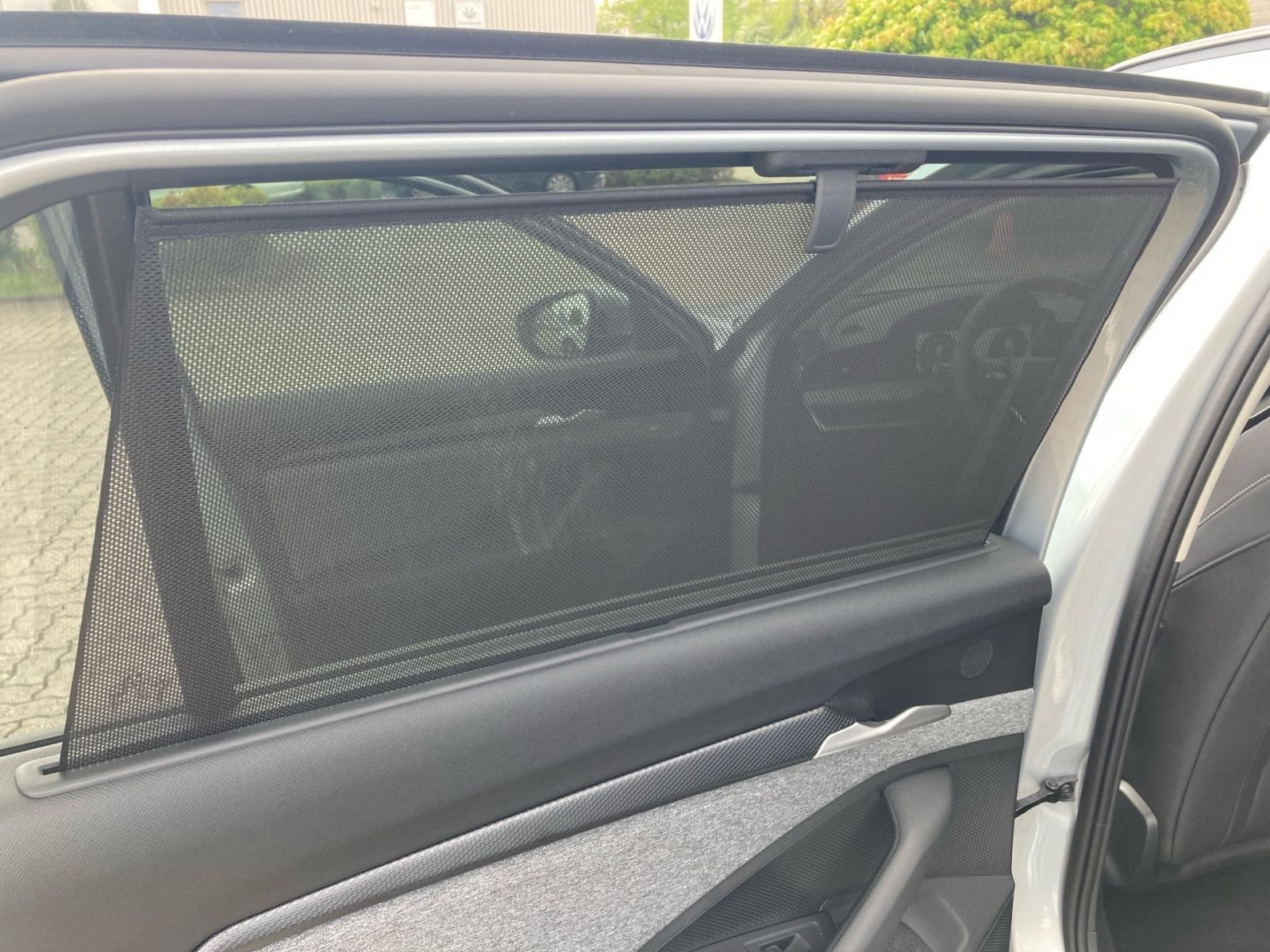 Fahrzeugabbildung SKODA Superb Combi Selection 2,0 TDI DSG LED Navi AHK