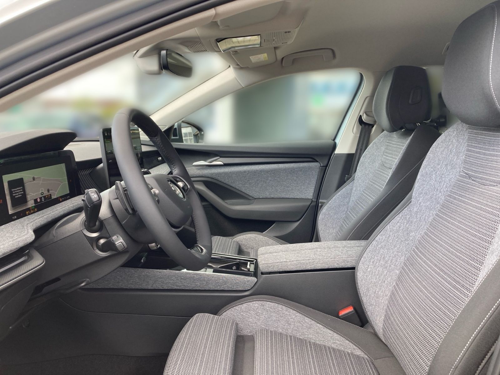Fahrzeugabbildung SKODA Superb Combi Selection 2,0 TDI DSG LED Navi AHK