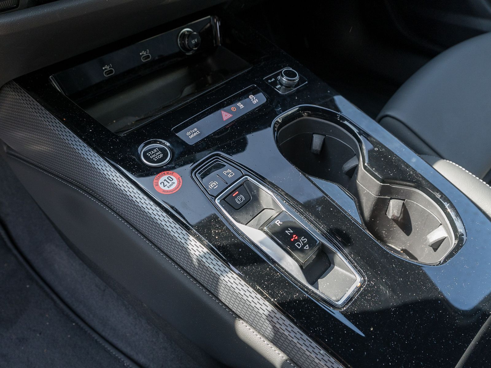 Fahrzeugabbildung Audi A5 Avant TDI quattro S tronic S line B&O HUD VC