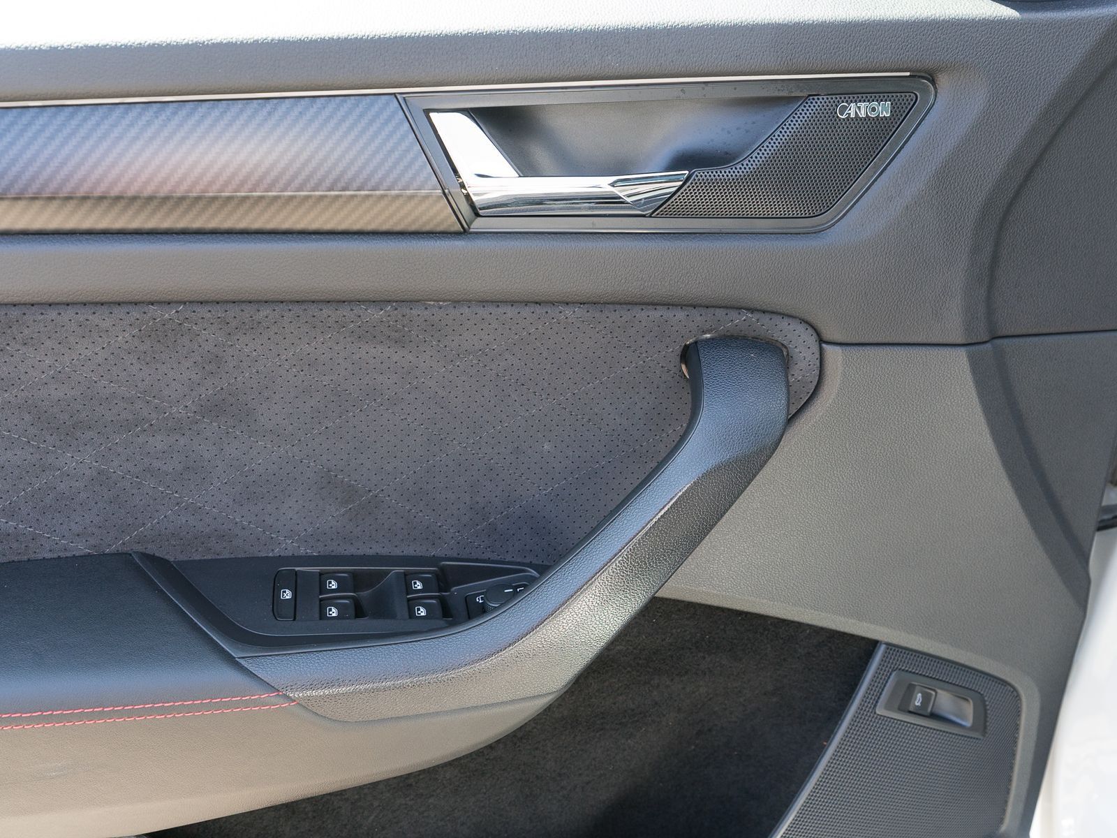 Fahrzeugabbildung SKODA Kodiaq RS 2,0 TDI DSG LED NAVI PANO 360° VC AHK