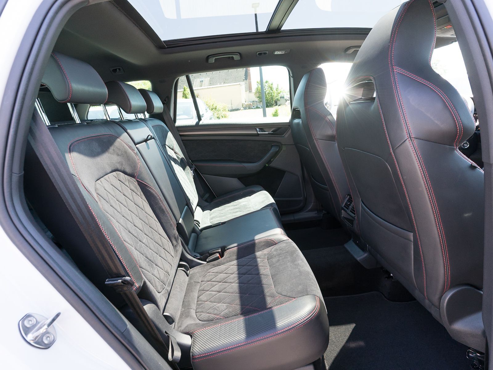 Fahrzeugabbildung SKODA Kodiaq RS 2,0 TDI DSG LED NAVI PANO 360° VC AHK
