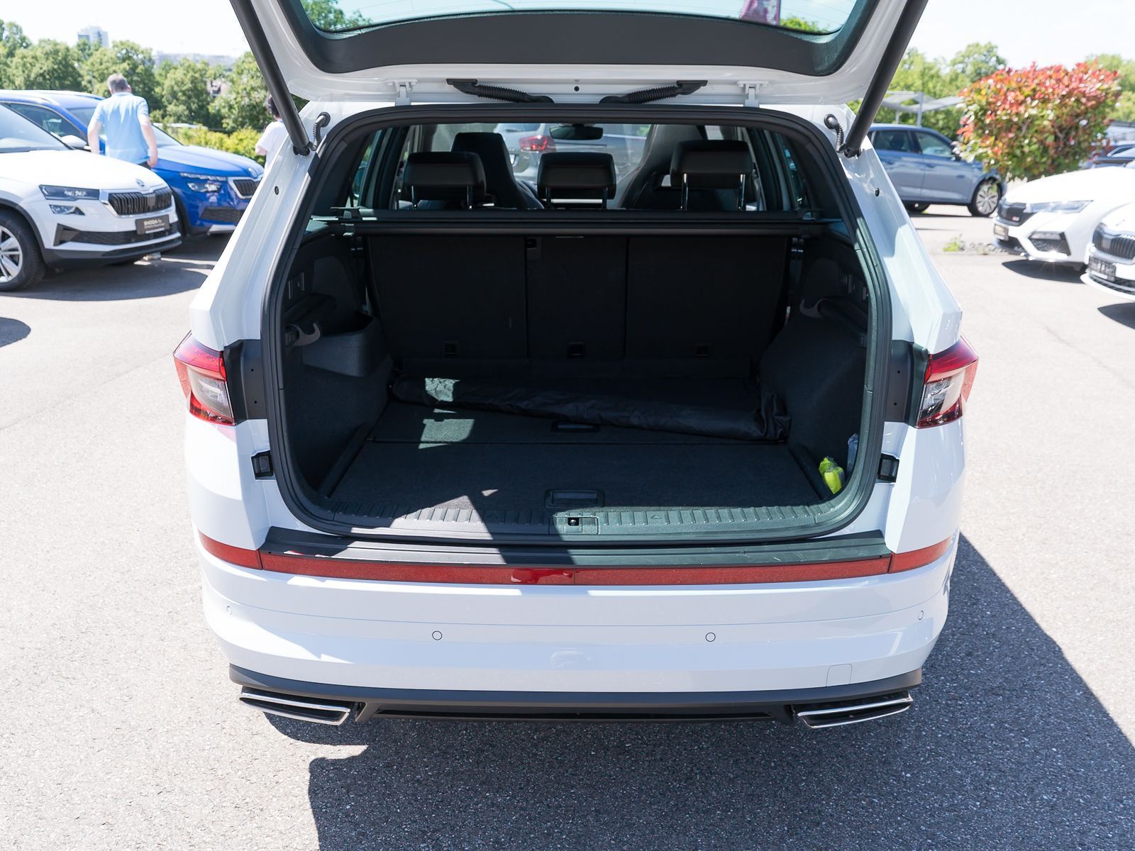 Fahrzeugabbildung SKODA Kodiaq RS 2,0 TDI DSG LED NAVI PANO 360° VC AHK