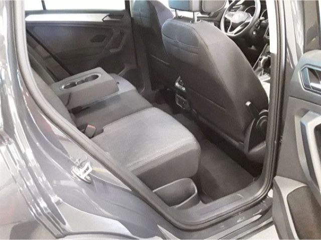 Fahrzeugabbildung Volkswagen Tiguan Life Move 1,5 TSI DSG LED NAVI PANO AHK