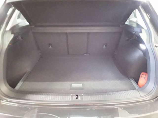 Fahrzeugabbildung Volkswagen Tiguan Life Move 1,5 TSI DSG LED NAVI PANO AHK