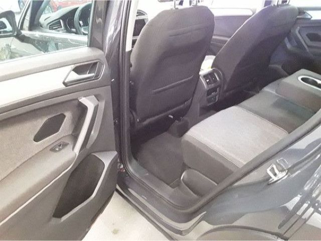 Fahrzeugabbildung Volkswagen Tiguan Life Move 1,5 TSI DSG LED NAVI PANO AHK