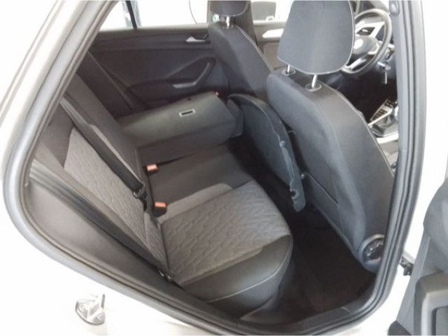Fahrzeugabbildung Volkswagen T-Roc Life Move 1,5 TSI DSG LED NAVI AHK VC SHZ