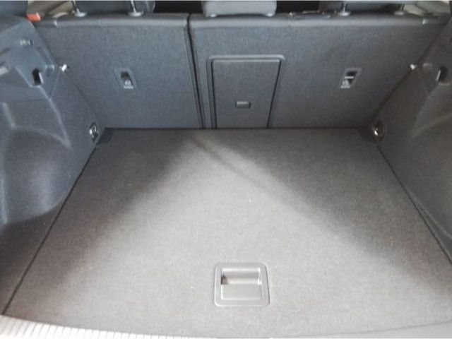 Fahrzeugabbildung Volkswagen T-Roc Life Move 1,5 TSI DSG LED NAVI AHK VC SHZ