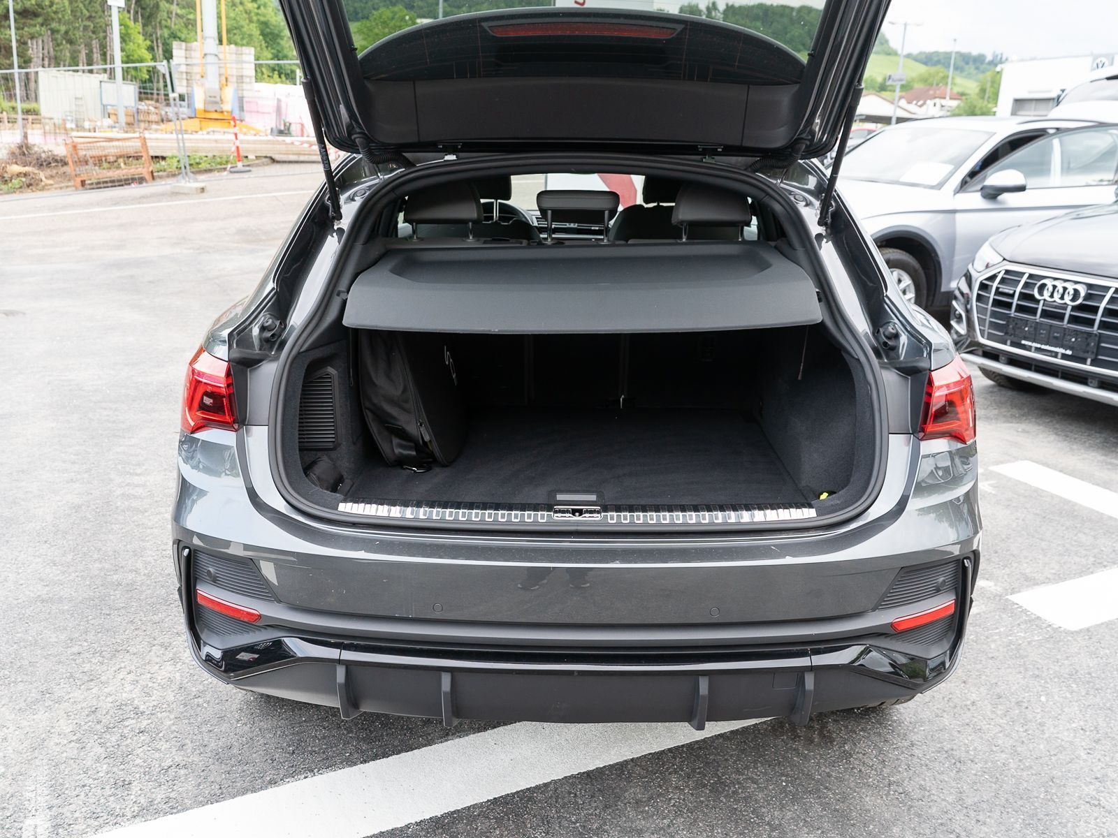 Fahrzeugabbildung Audi Q3 Sportback S line 45TFSI e Navi Matrix ACC VC