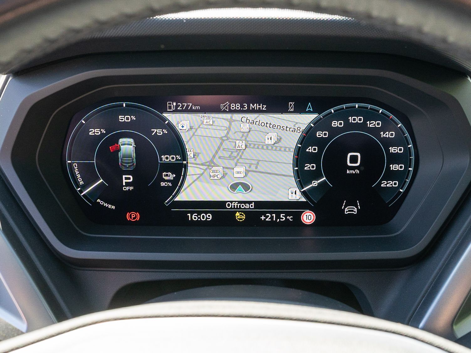Fahrzeugabbildung Audi Q4 Sportback 35 e-tron Navi Matrix RFK ACC HUD