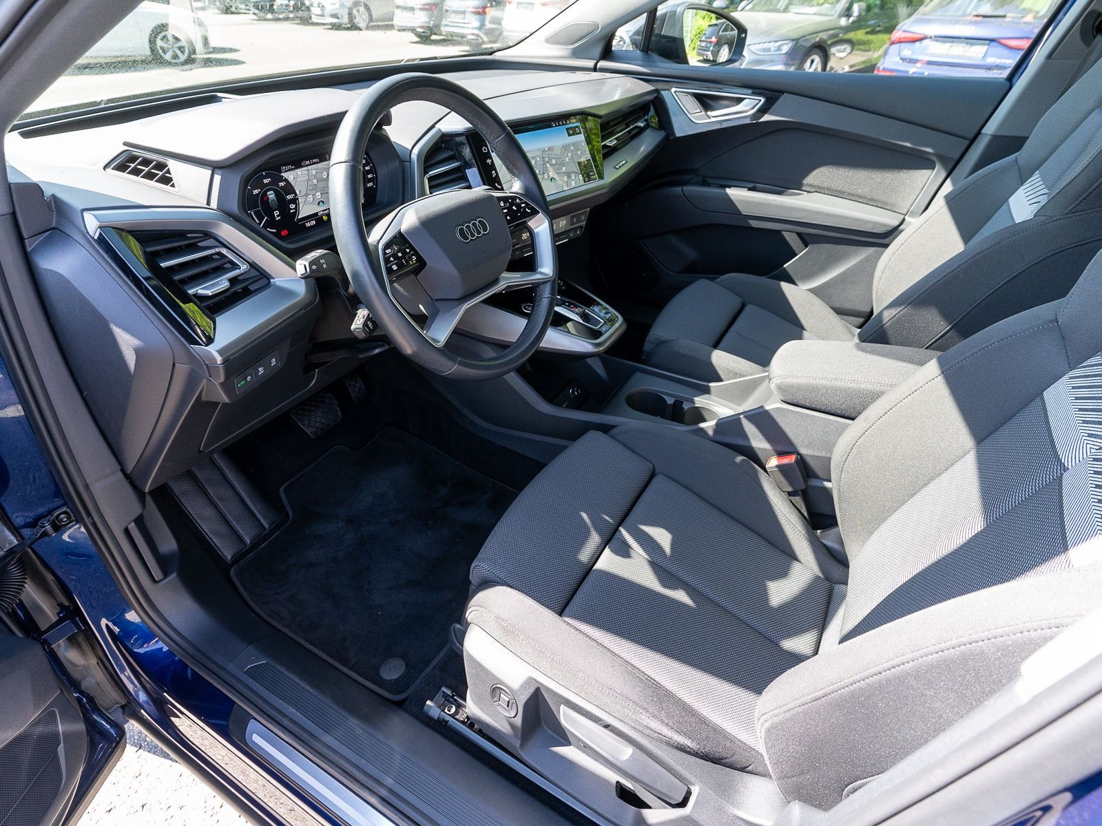 Fahrzeugabbildung Audi Q4 Sportback 35 e-tron Navi Matrix RFK ACC HUD