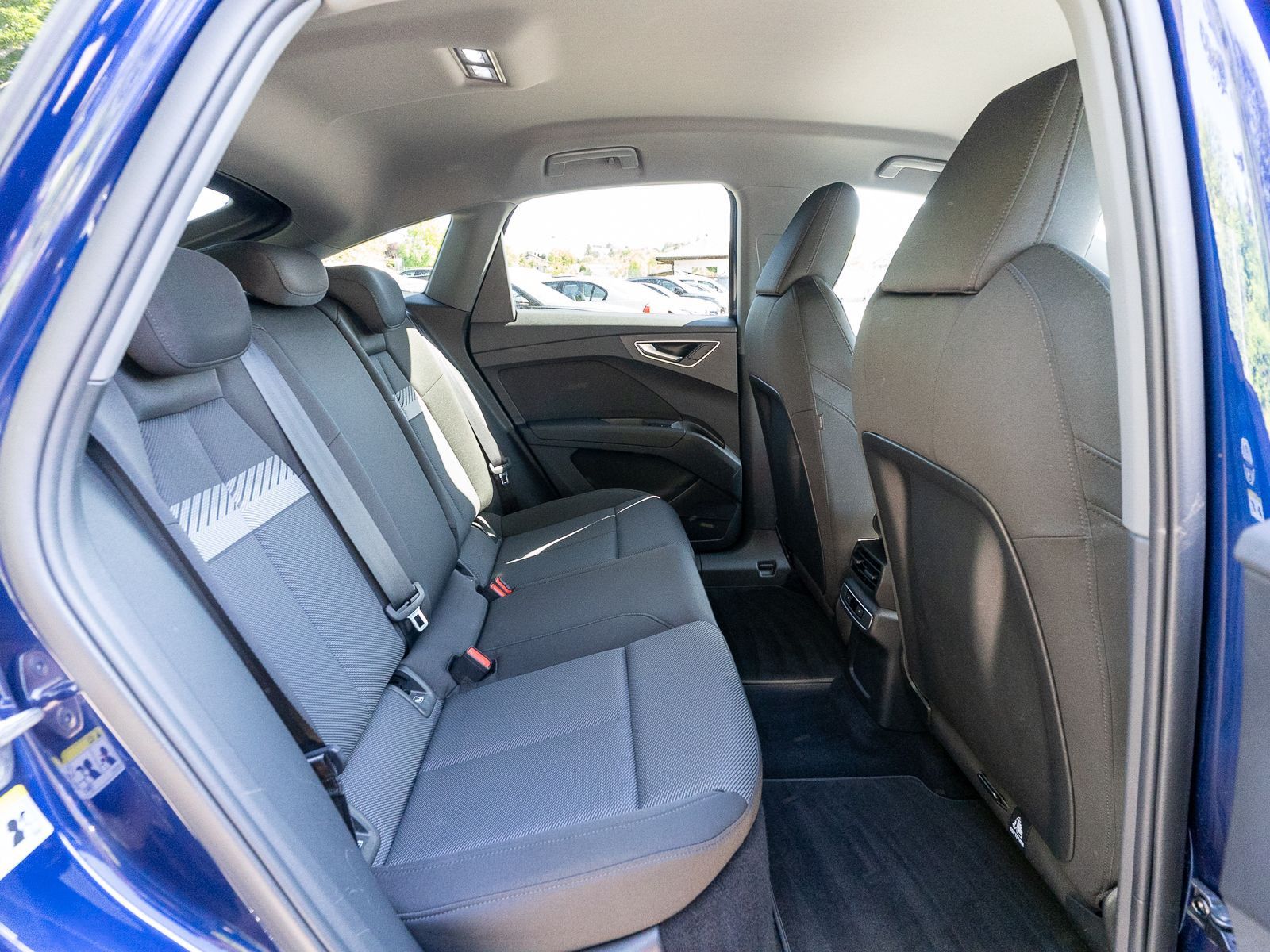 Fahrzeugabbildung Audi Q4 Sportback 35 e-tron Navi Matrix RFK ACC HUD