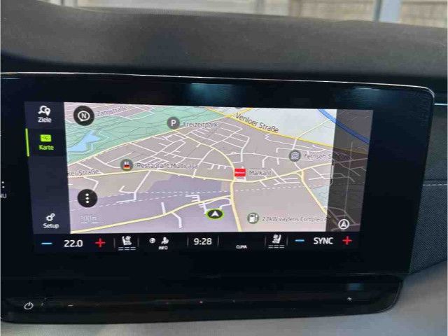 Fahrzeugabbildung SKODA Octavia Combi Style 2,0 TDI DSG NAVI PANO LEDER
