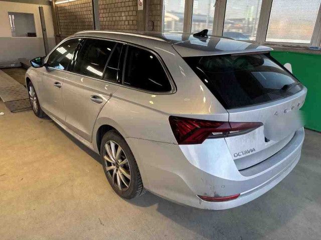 Fahrzeugabbildung SKODA Octavia Combi Style 2,0 TDI DSG NAVI PANO LEDER