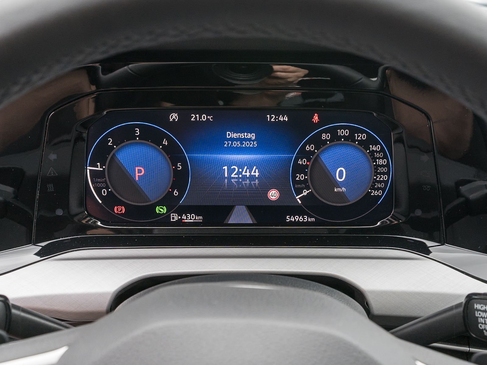 Fahrzeugabbildung Volkswagen Golf Variant Life 2.0TDI DSG LED Nav PDC ACC SHZ