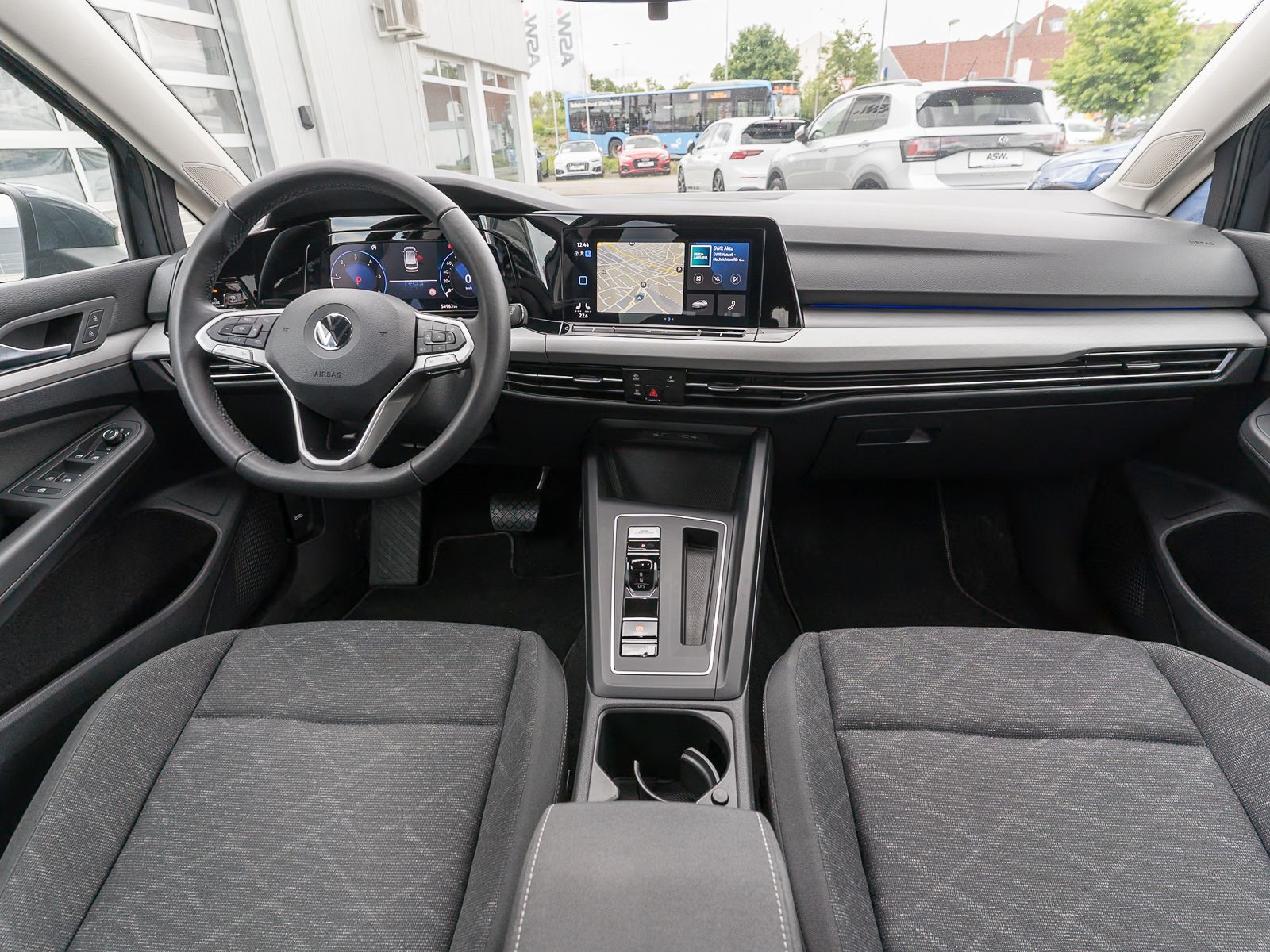 Fahrzeugabbildung Volkswagen Golf Variant Life 2.0TDI DSG LED Nav PDC ACC SHZ