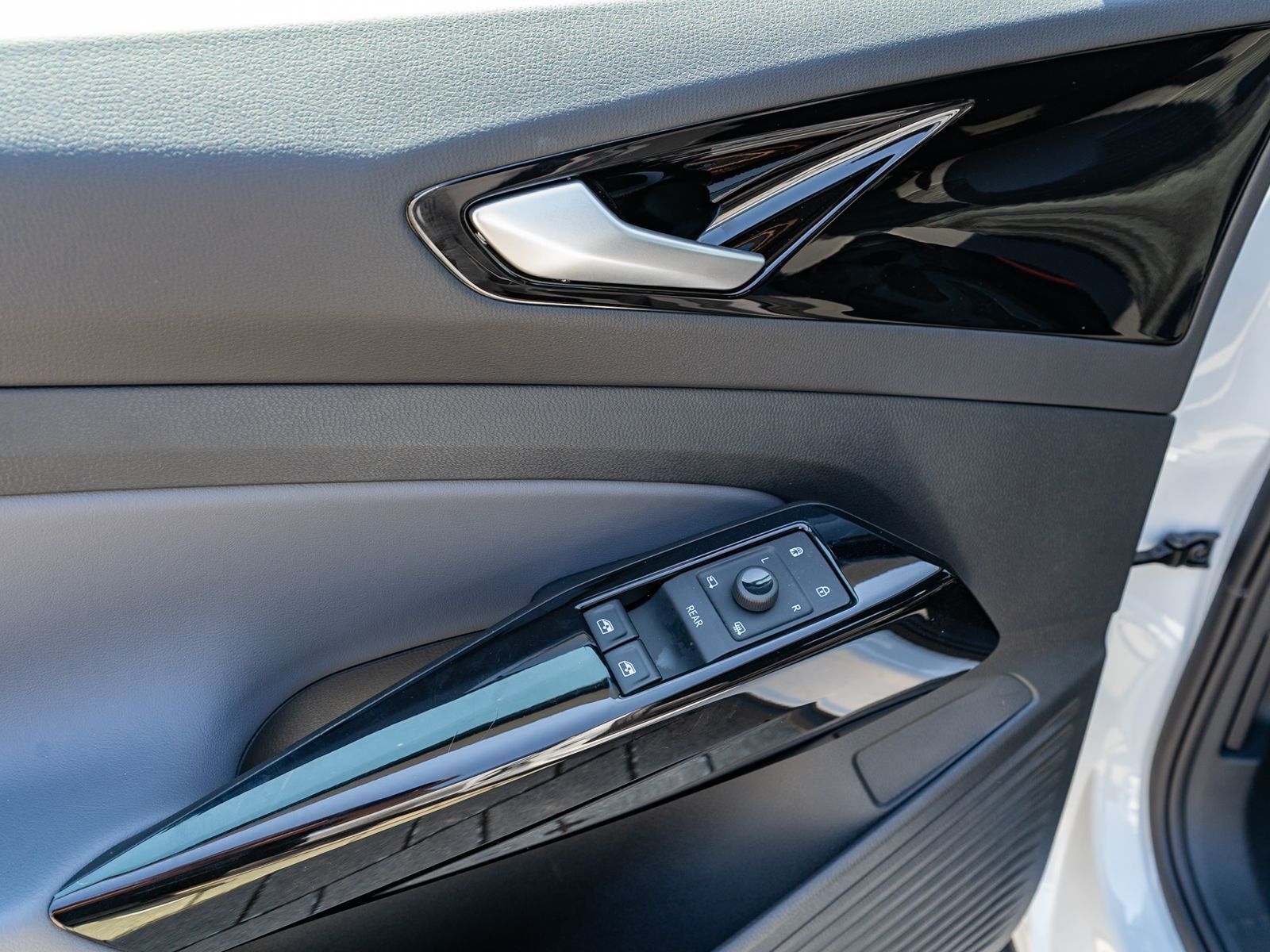 Fahrzeugabbildung Volkswagen ID.4 Pro LED Navi PDC ACC SHZ Wärmepumpe