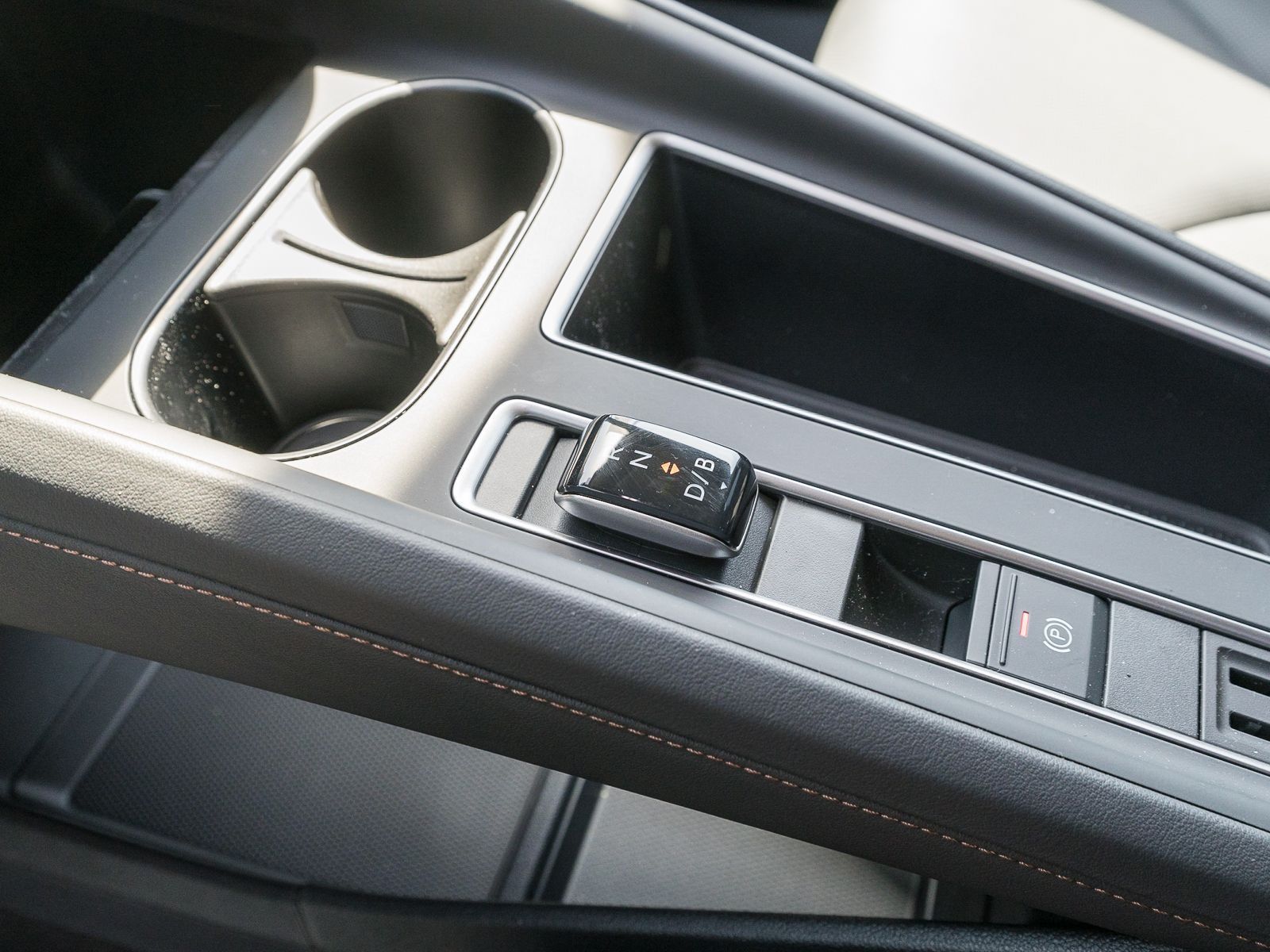 Fahrzeugabbildung SKODA Elroq 85 LED Wärmepumpe NAVI Head-Up RFK AHK
