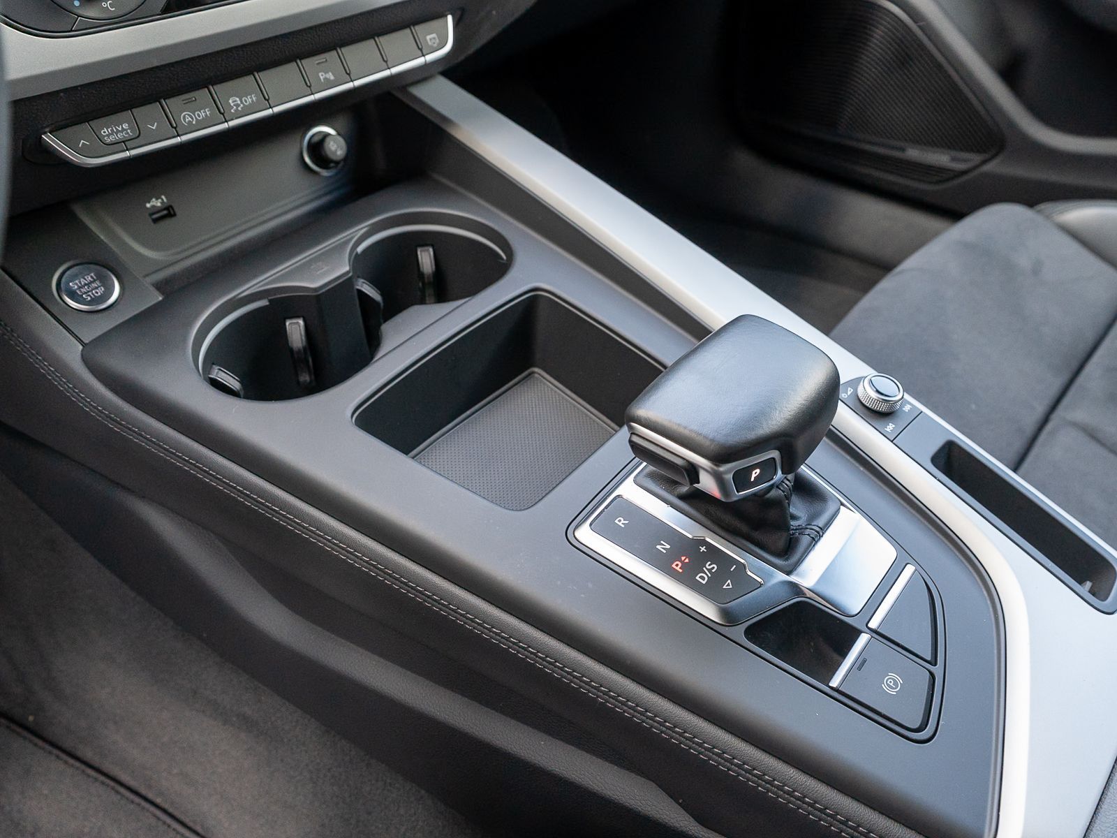 Fahrzeugabbildung Audi A4 Avant S line 40TDI quattro Stronic LED B&O