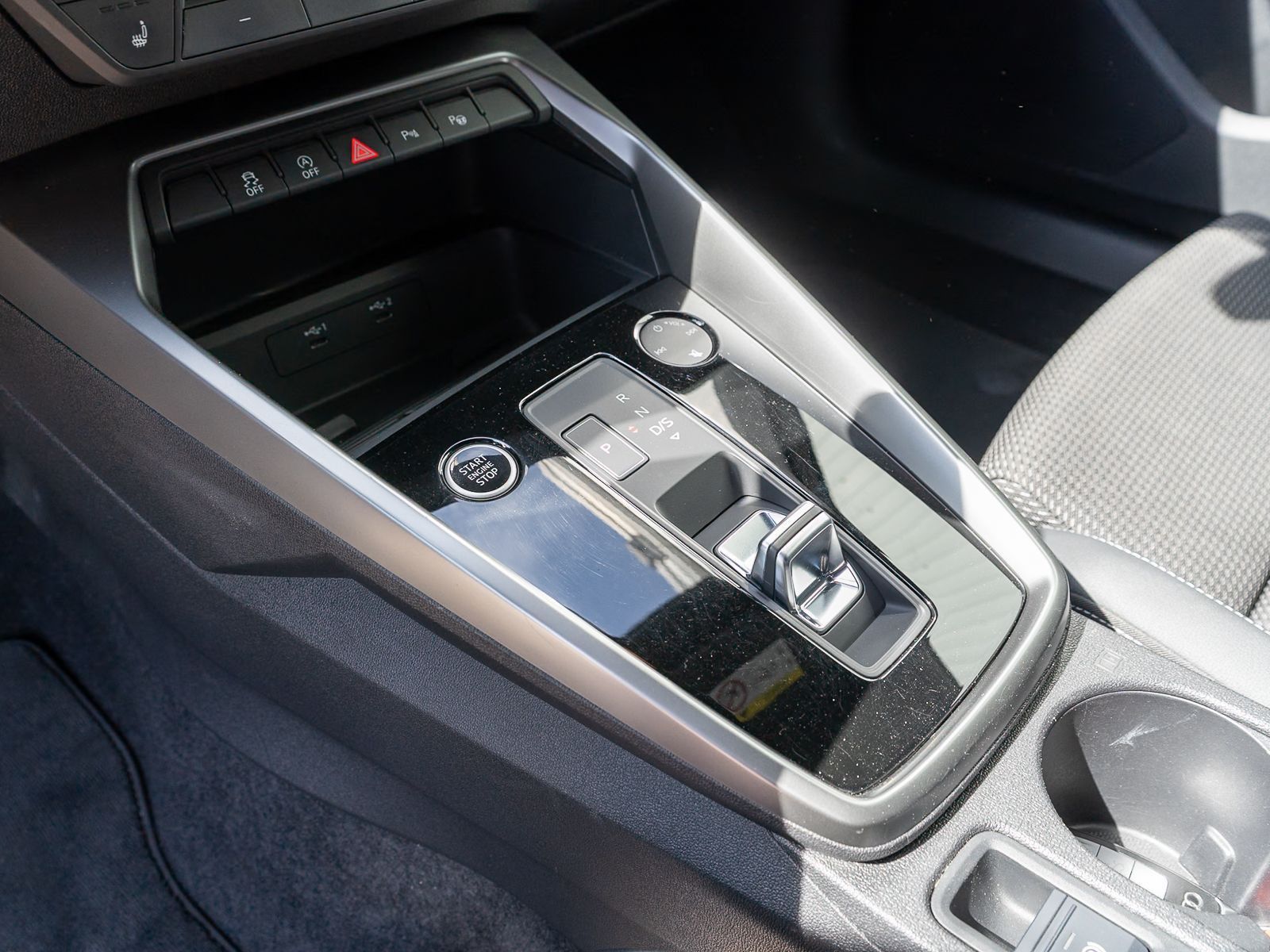 Fahrzeugabbildung Audi A3 Sportback S line 35TDI Stronic Nav LED GRA VC