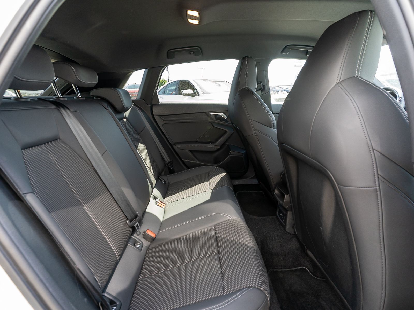 Fahrzeugabbildung Audi A3 Sportback S line 35TDI Stronic Nav LED GRA VC