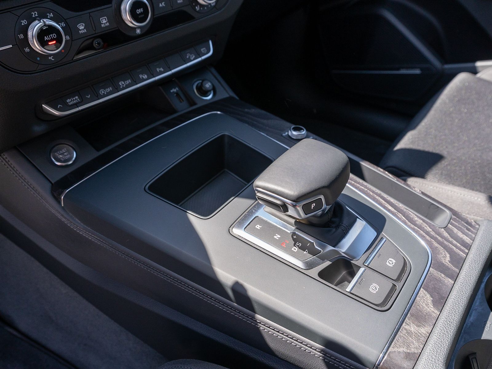 Fahrzeugabbildung Audi Q5 35TDI Stronic Navi Matrix AHK B&O ACC 360° VC