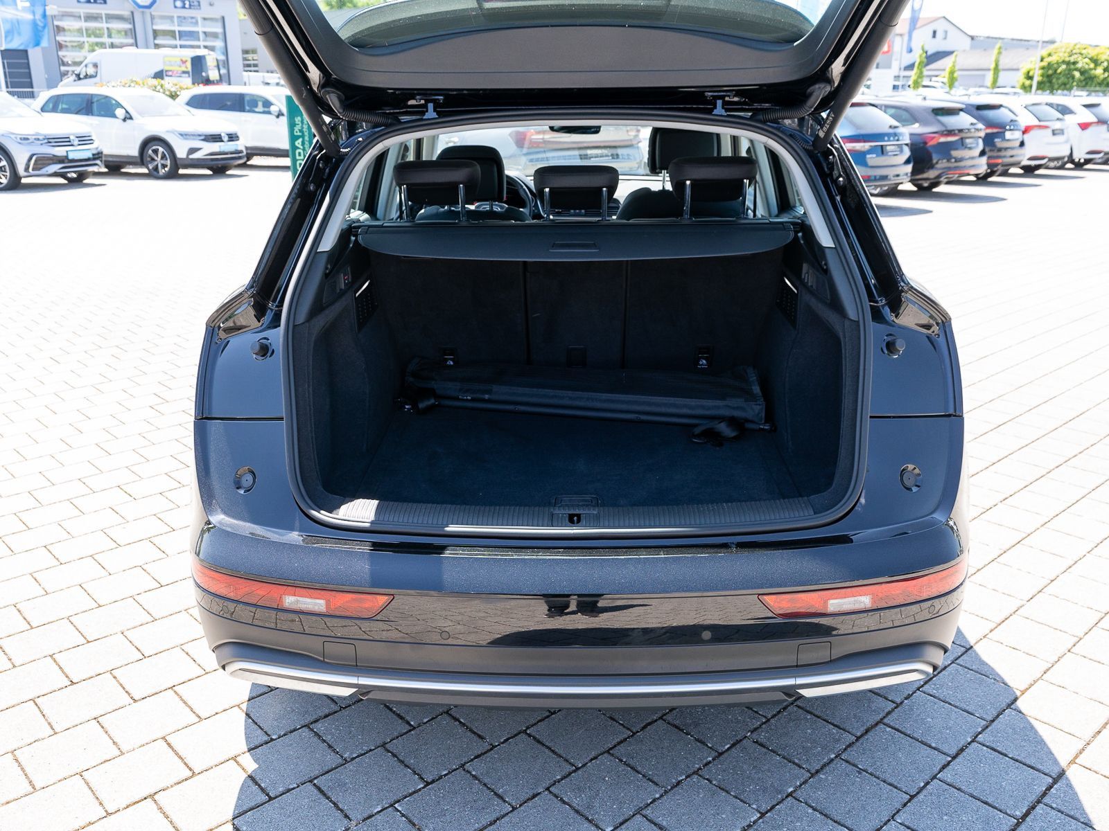 Fahrzeugabbildung Audi Q5 35TDI Stronic Navi Matrix AHK B&O ACC 360° VC
