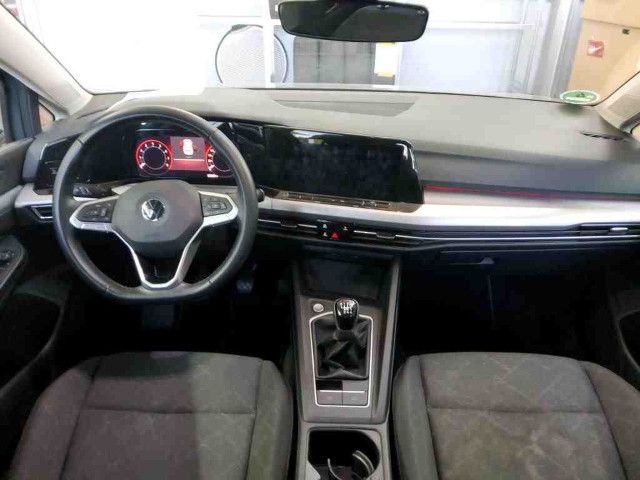 Fahrzeugabbildung Volkswagen Golf Life 1.5 TSI Navi LED ACC VC SHZ PDC v/h
