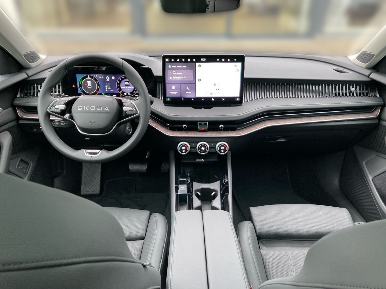 Fahrzeugabbildung SKODA Superb Combi L&K 1,5TSI iV 204PS DSG Pano AHK