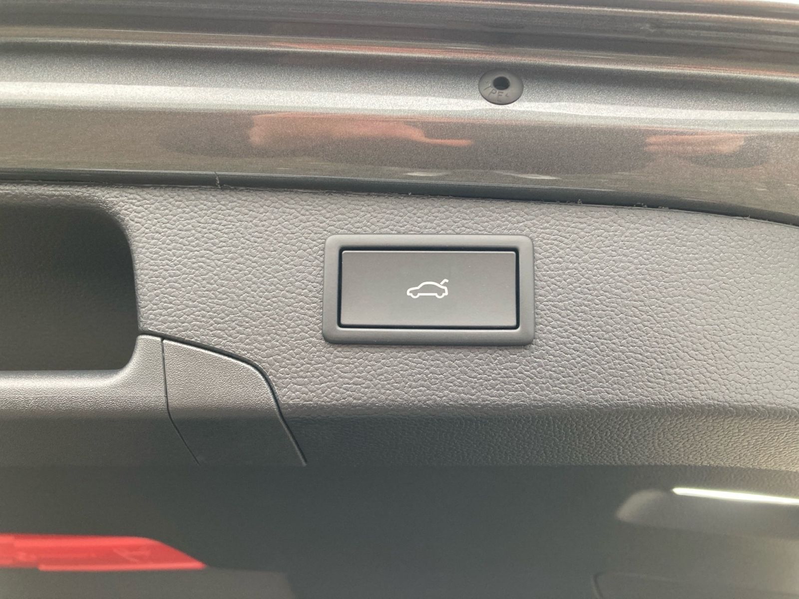 Fahrzeugabbildung SKODA Superb Combi L&K 1,5TSI iV 204PS DSG Pano AHK