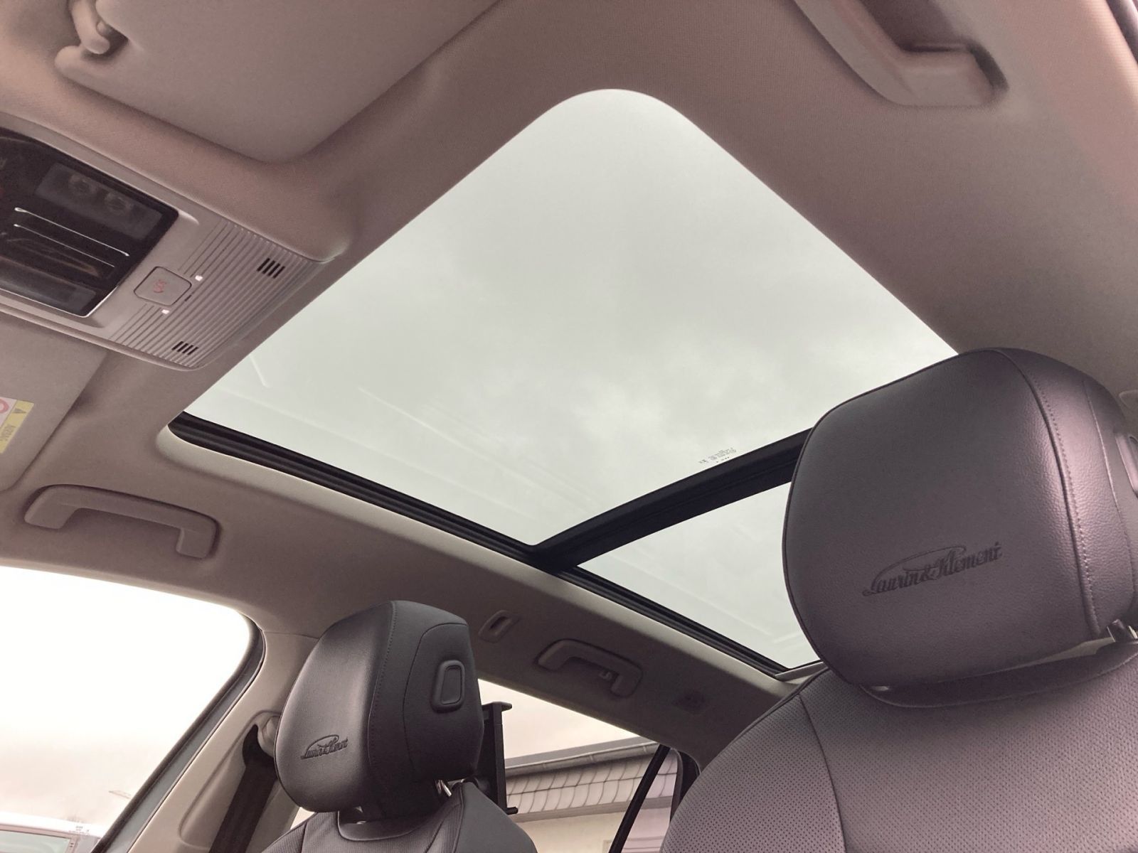 Fahrzeugabbildung SKODA Superb Combi L&K 1,5TSI iV 204PS DSG Pano AHK