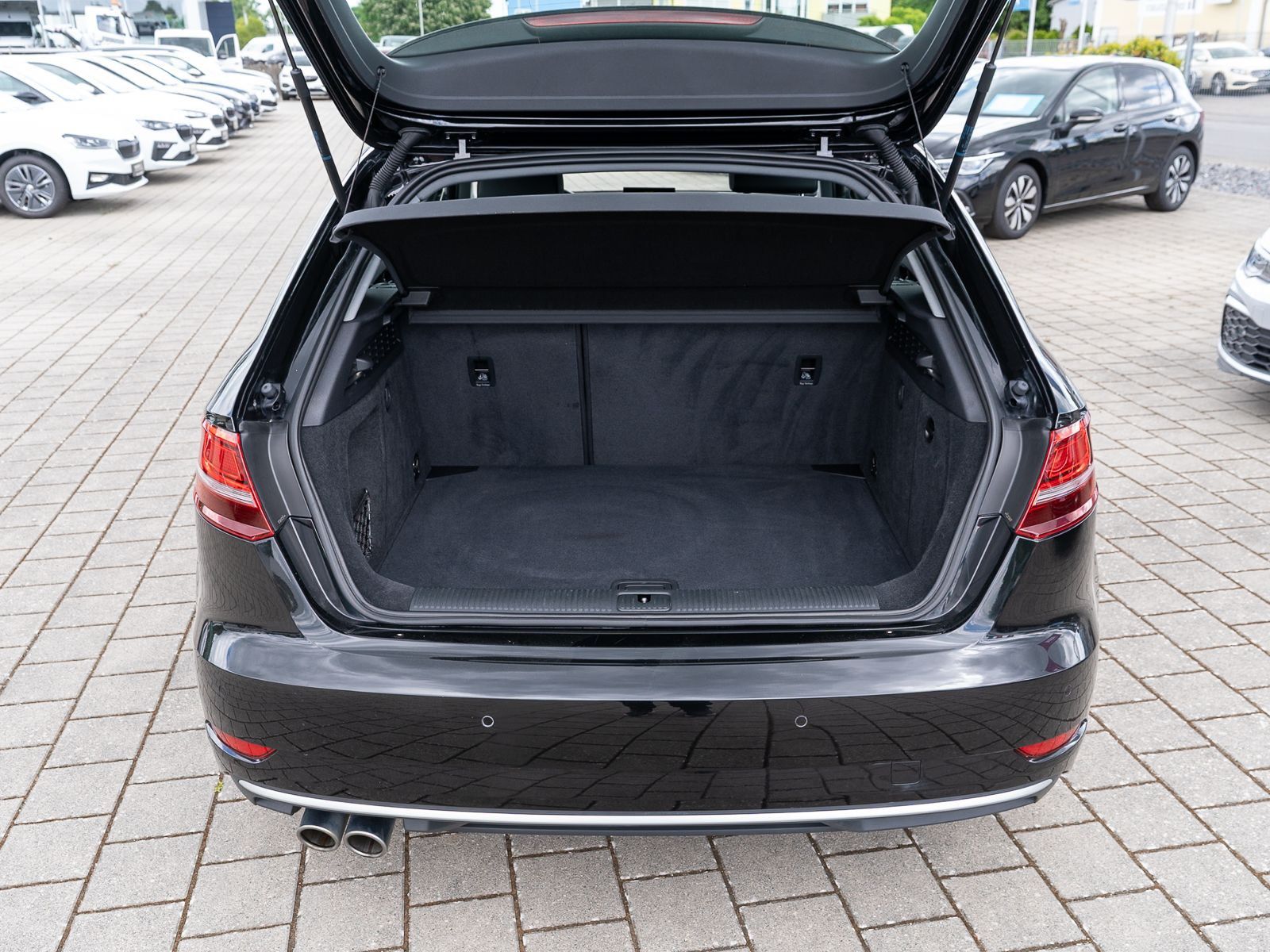 Fahrzeugabbildung Audi A3 Sportback Sport 40TFSI quattro Navi Xenon RFK