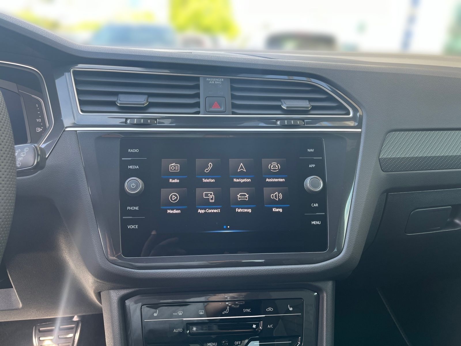 Fahrzeugabbildung Volkswagen Tiguan Allspace R-Line 2,0 TSI 4M DSG *AHK*