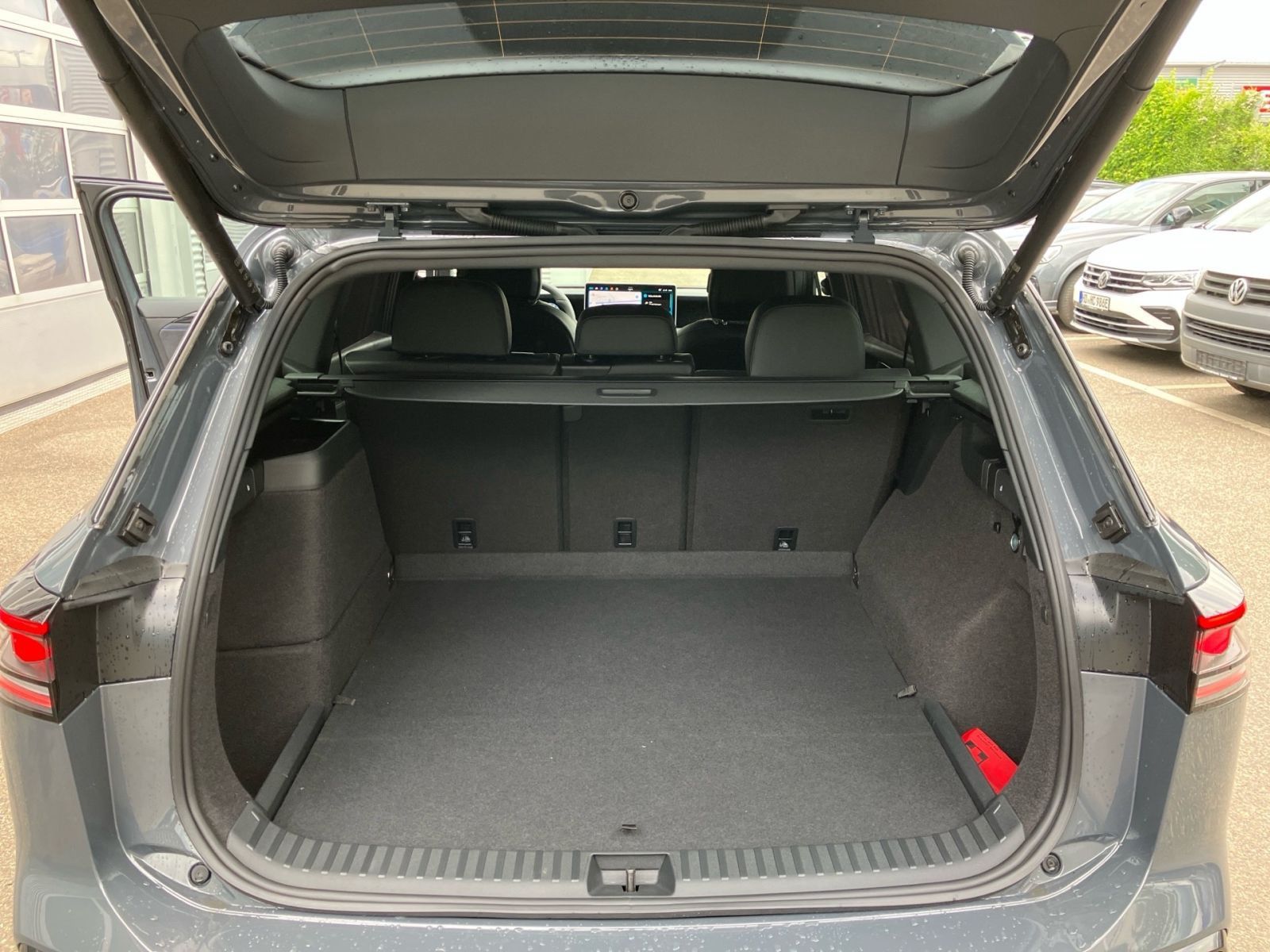 Fahrzeugabbildung Volkswagen Tayron R-Line 1,5 l eHybrid OPF 130 kW (177 PS)