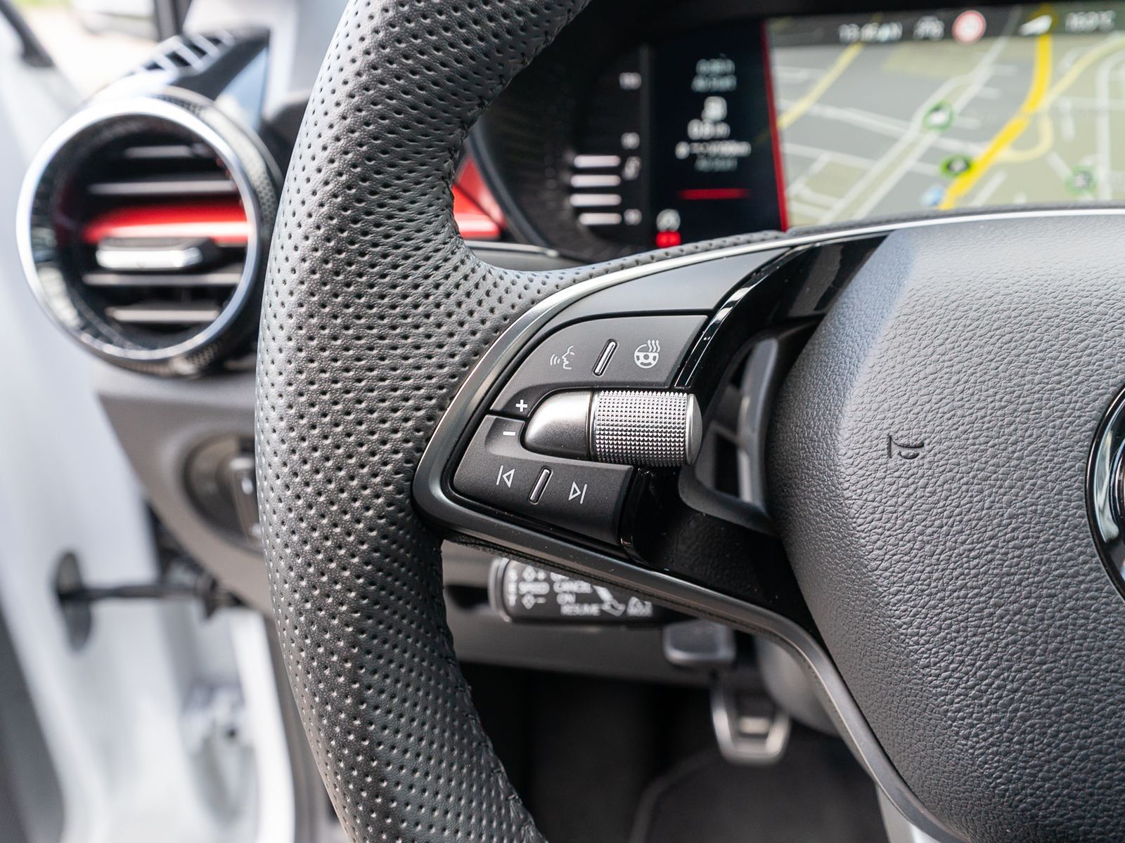 Fahrzeugabbildung SKODA Fabia Monte Carlo 1,0 TSI LED NAVI RFK VC ACC